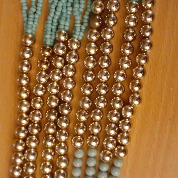 16 in green and gold beaded necklace - Picture 3 of 8